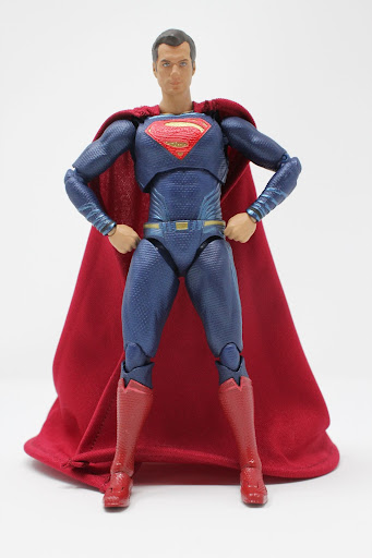 This Superman Bust From Sideshow Strikes a Power Pose